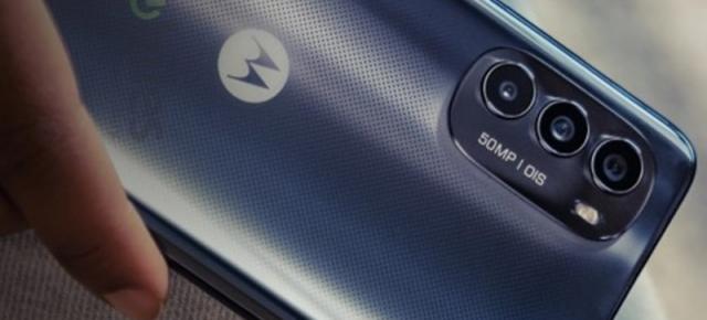 Motorola Moto G82 apare în imagini noi, însoțite de o listă aproape completă de specificații