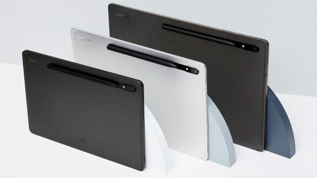 <b>Samsung Galaxy Tab S8 Lite, Tab S8 FE la orizont? Noi tablete Galaxy apar cu nume de cod</b>Samsung nu pare a fi terminat lansările de tablete în prima jumătate a anului, iar după seria Galaxy Tab S8, acum pregăteşte câteva modele mai Lite. 5 modele noi de tablete au scăpat online, cu numele de cod următoare: M-P613, SM-P619