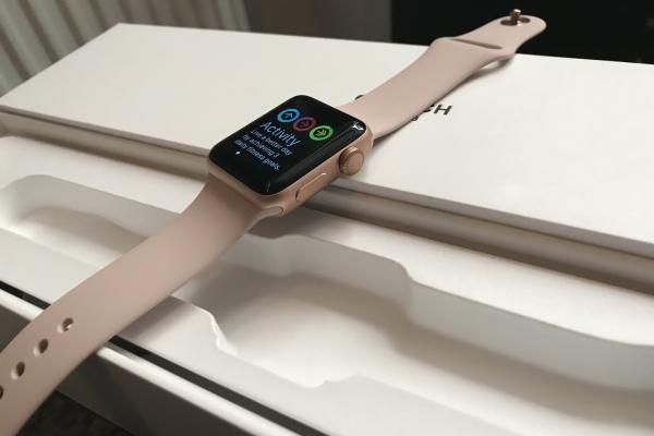 Fotografii hands-on cu Apple Watch Series 3