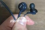 s8-akg-earphones-1.jpg