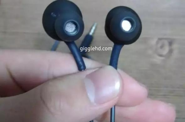 Căşti AKG Samsung Galaxy S8 (accesorii): s8-akg-earphones-2.jpg