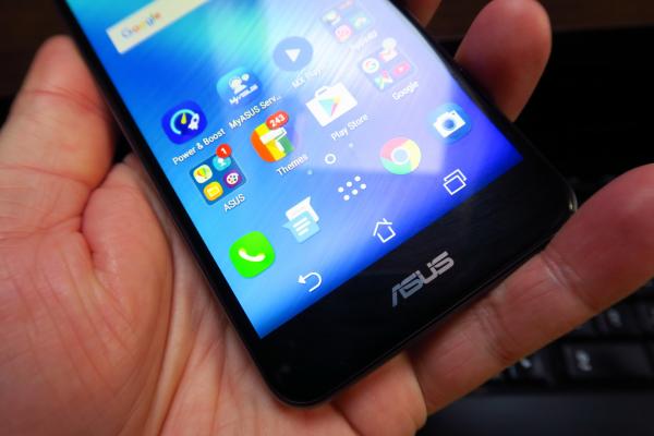 ASUS ZenFone 3 Max: OS, UI, aplicaţii pe bază de Zen UI 3.0, dar mai light decât pe ZenFone 3