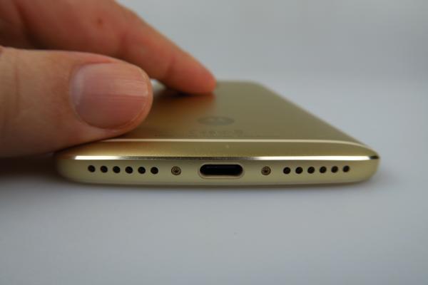 Motorola Moto M: Hardware mixt, în diversitate stă puterea