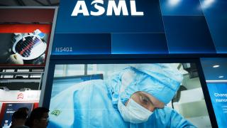 China începe producția propriilor sisteme de litografie DUV, dar fabricile de cipuri continuă să depindă de echipamentele și serviciile ASML