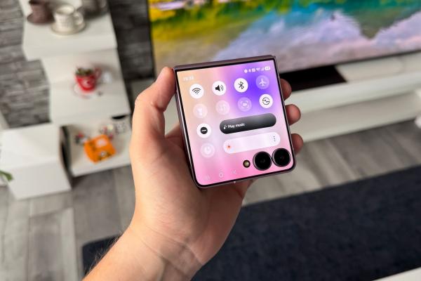 Samsung Galaxy Z Flip8: Camera duală deja familiară, neschimbată hardware de la predecesor