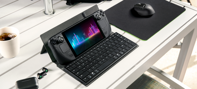 Razer lansează Travel Case Folio: O husă subțire care devine suport pentru tabletă sau consolă portabilă