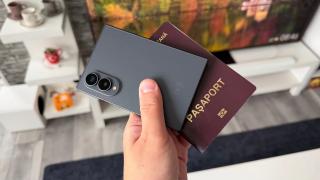 E formatul „pașaport” viitorul pliabilelor? Galaxy Z Fold8 oferă primele indicii serioase, există însă un „mare DAR!”