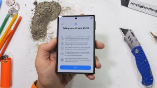 Galaxy Z Fold8 trece testul JerryRigEverything; „ecranul din titan” are însă o limită importantă