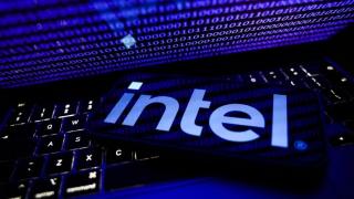 Intel profită de raliul bursier și strânge 20 de miliarde de dolari pentru fabricile care sunt menite să-i relanseze producția de cipuri