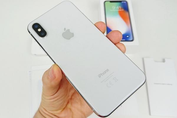 iPhone X intră oficial pe lista produselor "vechi" Apple; Ce înseamnă asta dacă încă îl folosești