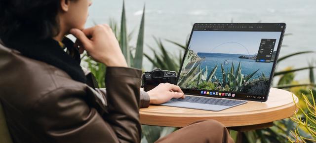 Huawei ar putea extinde gama de laptopuri pliabile în 2026: noul model ar fi mai mic, mai ieftin și ar avea un ecran exterior