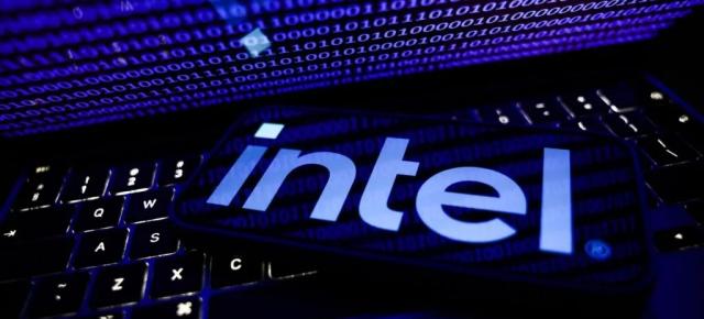 Intel profită de raliul bursier și strânge 20 de miliarde de dolari pentru fabricile care sunt menite să-i relanseze producția de cipuri