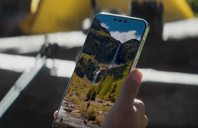 Huawei Mate 90 ar putea introduce ecran de tip Privacy Display similar cu cel de pe Galaxy S26 Ultra