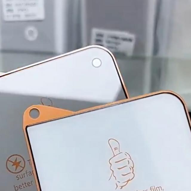 Leak indică amplasarea camerei selfie pe colț la iPhone Ultra pliabil