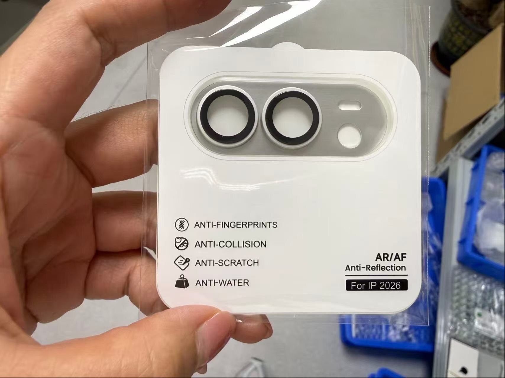 Culorile lui iPhone Ultra apar pe accesorii înaintea lansării: argintiu și un albastru aproape negru (galerie)