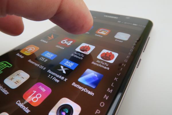 Huawei Mate 9 PRO: Benchmark-uri de top 15 lejer, se ţine semeţ în 2017