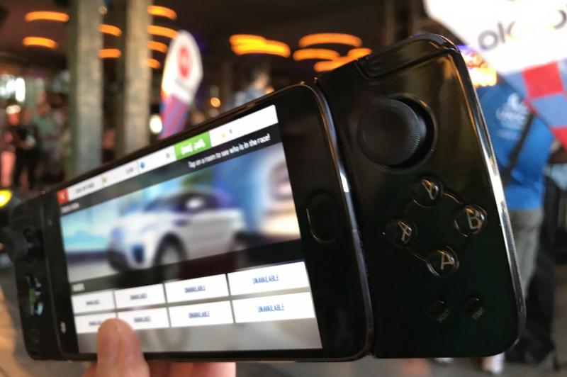 Motorola Mod: Moto GamePad: Lansare-Motorola-Moto-Z2-Play-in-Romania_147.jpg