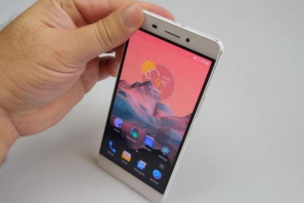 Allview P8 Energy Review + concurs: telefonul power bank e un mamut multimedia şi o surpriză plăcută pe partea de cameră (Video)