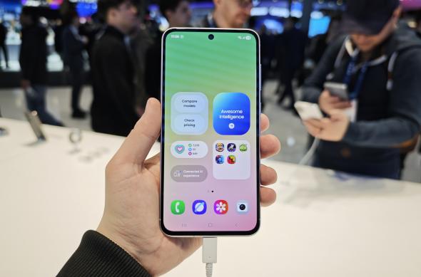 Samsung Galaxy A56 la MWC 2025: Xiaomi-15_9.jpg