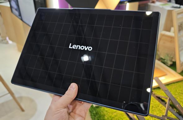 Lenovo Yoga Solar PC la MWC 2025: Lenovo-Yoga-Solar-PC_020.jpg