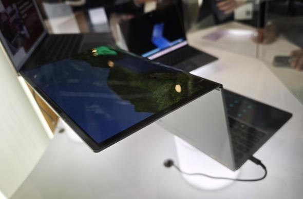 Lenovo ThinkBook Flip (Concept) la MWC: Lenovo-ThinkBook-Flip_011.jpg