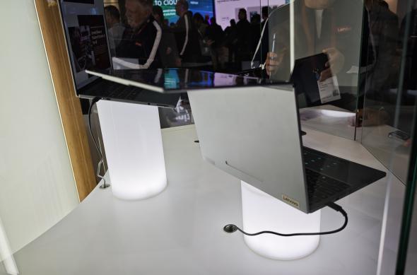 Lenovo ThinkBook Flip (Concept) la MWC: Lenovo-ThinkBook-Flip_020.jpg