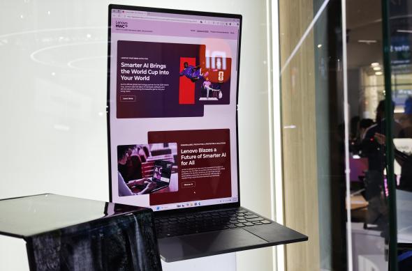 Lenovo ThinkBook Flip (Concept) la MWC: Lenovo-ThinkBook-Flip_001.jpg