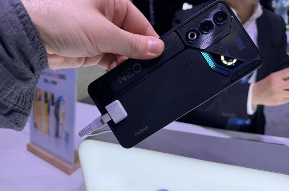 Nubia Neo 3 GT - Fotografii hands-on (MWC 2025): Photo 03.03.2025, 17 48 54.jpg