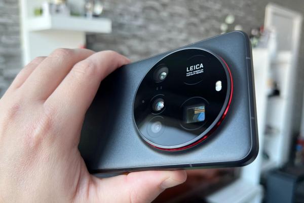 Xiaomi 15 Ultra: Camera fotografului profesionist care călătorește mult, pentru zoom și macro fabulos