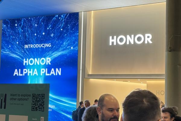 MWC 2025 - Standul HONOR