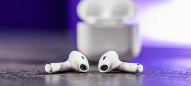 RESIGILATUL ZILEI #2: Căsti Apple AirPods 4 - Sunet Premium la Preț Redus!