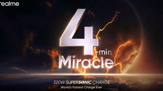 <b>realme dezvăluie încărcarea la 320W SuperSonic Charge: alimentare a bateriei în sub 5 minute + baterie pliată</b>realme a dezvăluit în sfârşit mult aşteptată tehnologie SuperSonic Charge, care încarcă bateria unui telefon în mai puţin de 5 minute. E vorba despre încărcare la 320W, care a primit o sumedenie de teasere în ultima vreme

