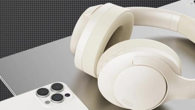 <b>Căștile wireless over-ear Lenovo TH46 cu ANC Hibrid și 20 de ore autonomie, costă acum sub 90 de lei pe Aliexpress</b>Lenovo are în portofoliu și multe perechi de căști wireless, inclusiv modele over-ear precum acest Lenovo TH46 pe care l-am găsit în oferta AliExpress la un preț special. Căștile arată foarte bine și seamănă cu variante de mii de lei, iar lista de 