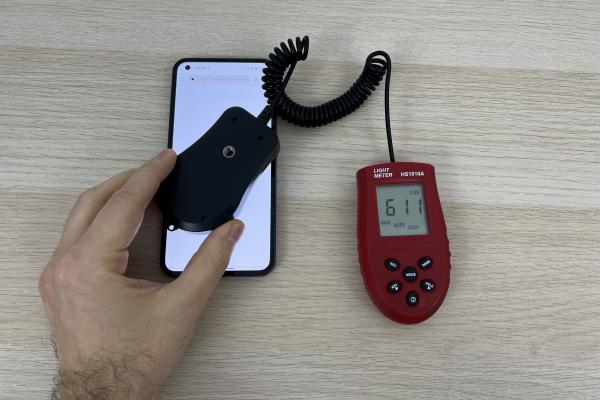 Nothing Phone (1) - Luminozitate Display