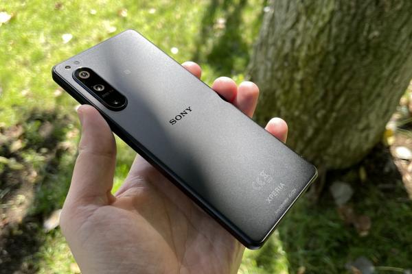 Sony Xperia 5 IV: Design gândit de Sony pentru fanii Sony, încăpăţânarea niponă în acţiune