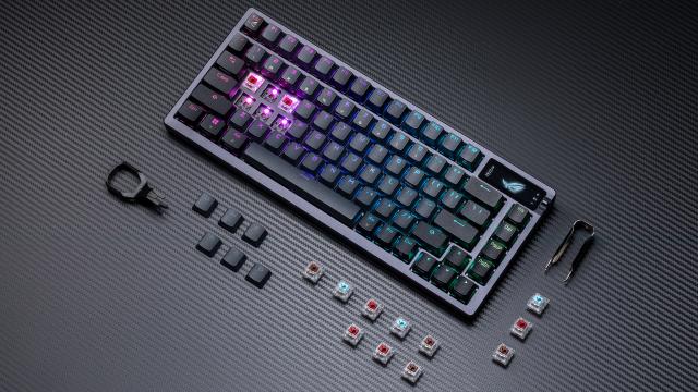 <b>CES 2023: Noua tastatură de gaming ASUS ROG Azoth promite experiențe fără precedent și vine cu un kit DIY la pachet</b>ASUS a venit cu multe noutăți interesante la CES 2023, printre care și această tastatură intitulată ASUS ROG Azoth. Este o tastatură wireless în format 75%, plină de caracteristici DIY premium și care va livra experiențe de tastare fără precedent 