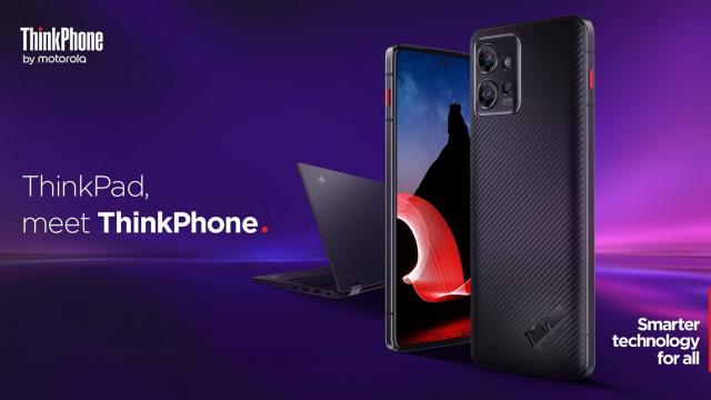 <b>CES 2023: Lenovo ThinkPhone by Motorola e aici! Smartphone business cu design tribut pentru faimoasele laptopuri ThinkPad</b>Lenovo a lansat o mulțime de produse în cadrul târgului tehnologic CES 2023 recent. În lumina reflectoarelor se află un smartphone realizat de Motorola, dar vândut sub branding Lenovo. Vorbim despre un model business cu design tribut pentru faimoasele