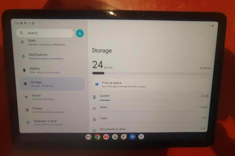 Google Pixel Pad - Marketplace: FkUUOYcaEAAs_k5.jpg