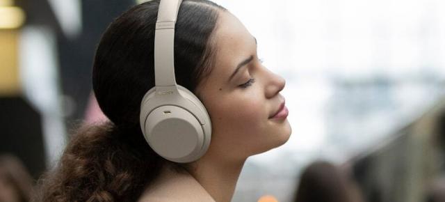 Sony WH-1000XM4 devin oficiale; Căști wireless cu sistem ANC îmbunătățit, autonomie de 30 ore și suport Fast Pair