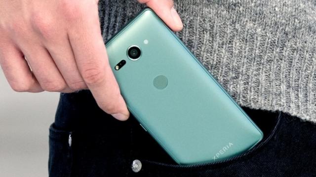 <b>Sony va lansa un flagship Compact în 2021; Roadmap-ul include și un model standard, unul Premium</b>O categorie de smartphone-uri pe cale de dispariție este cea a modelelor flagship compacte, asta pentru că producătorii cresc pe an ce trece diagonalele terminalelor aduse pe piață - ca răspuns la cererea 
