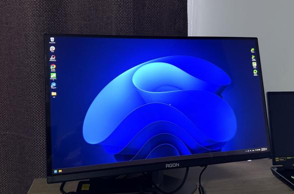 AOC Agon Pro AG276QZD2 - Display QD-OLED: Photo 08.12.2025, 10 17 35.jpg