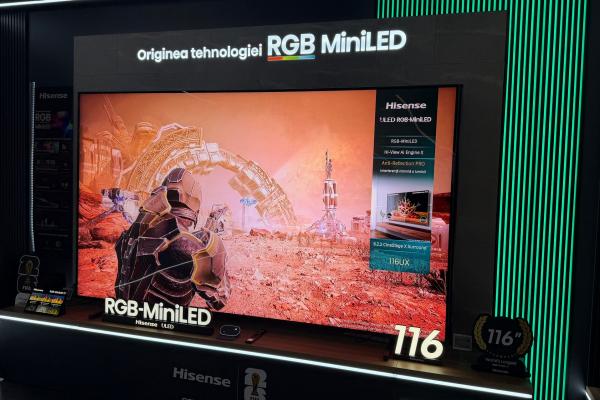 Hisense UX ULED RGB MiniLED - Fotografii
