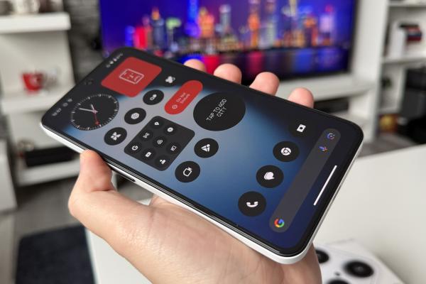 Nothing Phone (3a) Lite: Nothing OS 3.5 aduce customizare, zonă de librărie AI Essential Space cu buton dedicat