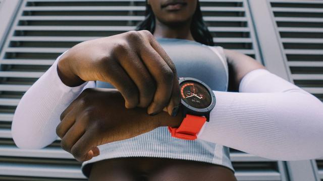 <b>E LUNI e AMAZON: Smartwatch CMF Watch 3 Pro, cadoul tech perfect cu GPS dual și baterie de 13 zile</b>Luni e iar momentul acela din săptămână când descoperim gadgeturi care ne pun pe gânduri: „Chiar am nevoie de asta… sau o fi un cadou genial pentru cineva?”. Ei bine, azi am găsit ceva care bifează ambele variante! Dacă ești în căutarea unui cadou tech