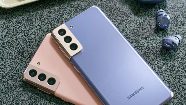 <b>Turul Magazinelor #838: Galaxy S21 deja sub 3900 lei, Oppo Reno 4Z şi Pixel 4A sub 2000 lei + laptopuri RTX 30</b>Dacă e joi seara poţi deja să visezi la weekend, la plimbări sau gătit, la yoga sau seriale, sau ce mai vrei tu să faci în zilele libere. Noi ne ocupăm cu selectarea de oferte atractive pentru gadgeturi, încât să nu mai pierzi zeci de minute preţioase