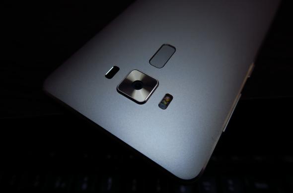 ASUS ZenFone 3 Deluxe (ZS570KL) - Fotografii Hands-On: ASUS-ZenFone-3-Deluxe_045.JPG