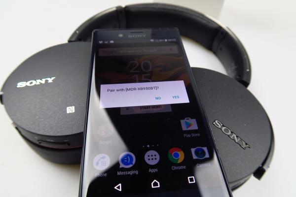 Căşti Sony MDR-XB950BT Review: căşti over the head cu extra bas, design confortabil