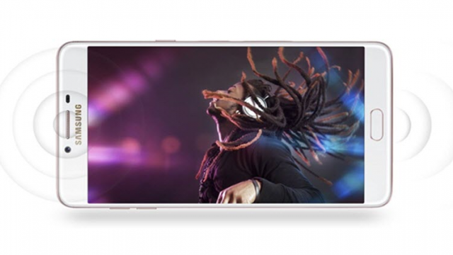 <b>[ACTUALIZAT] Primul smartphone Samsung cu 6 GB RAM disponibil la QuickMobile; iată cât costă Samsung Galaxy C9 Pro!</b>În luna octombrie a acestui an cei de la Samsung anunțau lansarea lui Galaxy C9 Pro pe piața din China, telefon care aducea o dotare superioară chiar flagship-ului Note 7. Este vorba despre un chip de 6 GB memorie RAM, dotare care cel mai probabil a fost