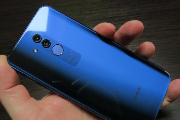 Huawei Mate 20 Lite: Design foarte arătos pentru un Lite