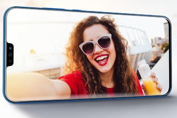 (P) Huawei Honor 8X, phablet-ul cu diagonală de 6.5 inch disponibil pentru doar 250 dolari pe eBay